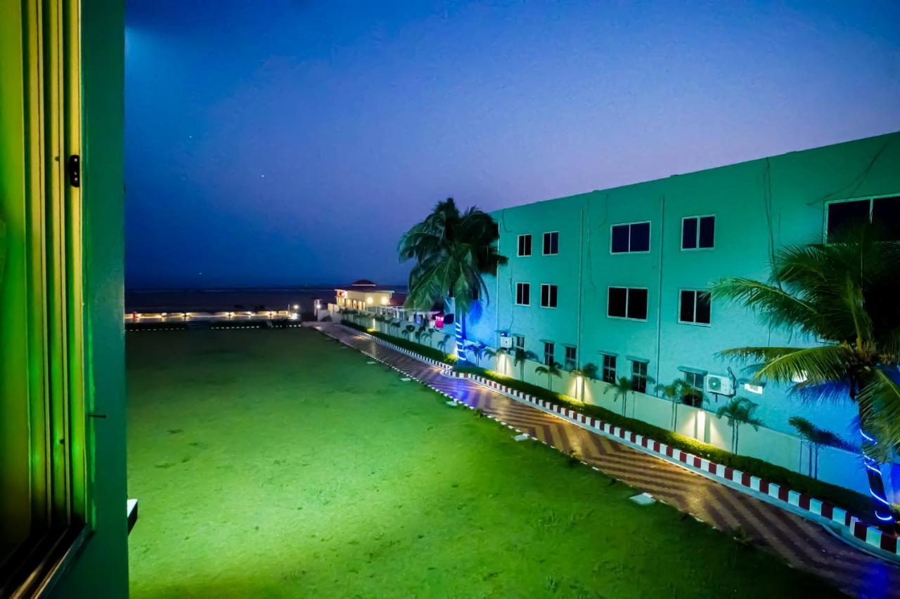 Silver Sand Eco Resort !! Beachfront !! With Biggest Pool And Huge Open Area !! Ideal For Weddings !! Couple Friendly !! Mandarmani Buitenkant foto