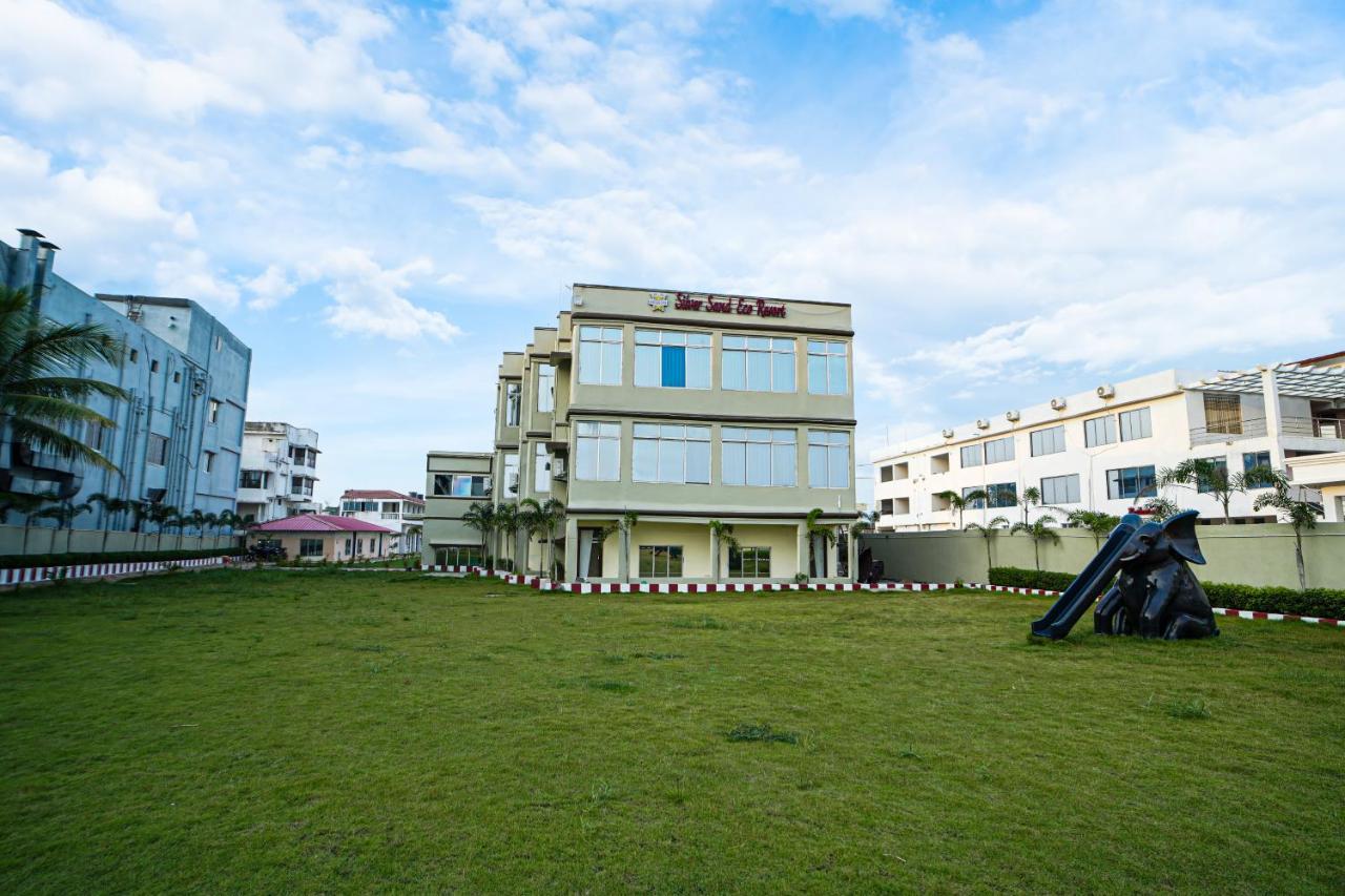 Silver Sand Eco Resort !! Beachfront !! With Biggest Pool And Huge Open Area !! Ideal For Weddings !! Couple Friendly !! Mandarmani Buitenkant foto