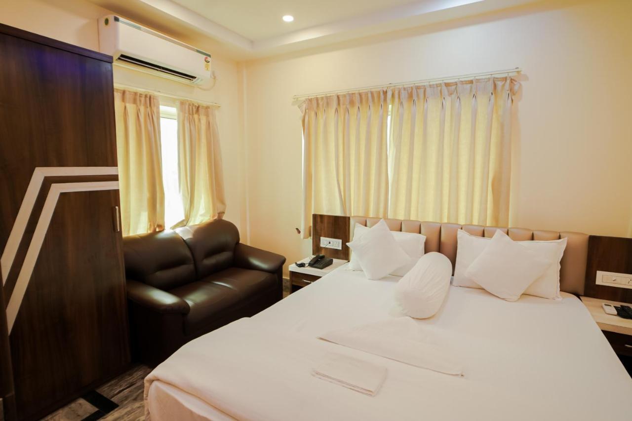 Silver Sand Eco Resort !! Beachfront !! With Biggest Pool And Huge Open Area !! Ideal For Weddings !! Couple Friendly !! Mandarmani Buitenkant foto