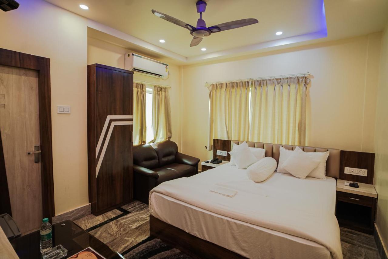 Silver Sand Eco Resort !! Beachfront !! With Biggest Pool And Huge Open Area !! Ideal For Weddings !! Couple Friendly !! Mandarmani Buitenkant foto