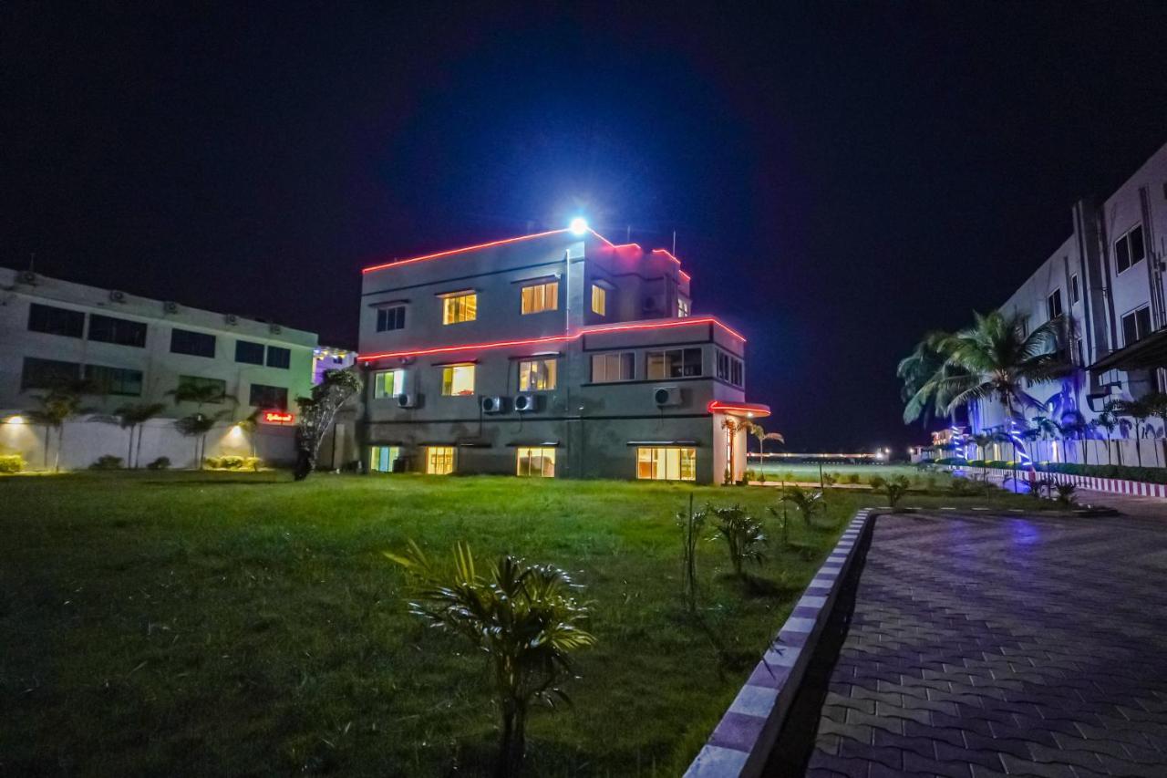 Silver Sand Eco Resort !! Beachfront !! With Biggest Pool And Huge Open Area !! Ideal For Weddings !! Couple Friendly !! Mandarmani Buitenkant foto