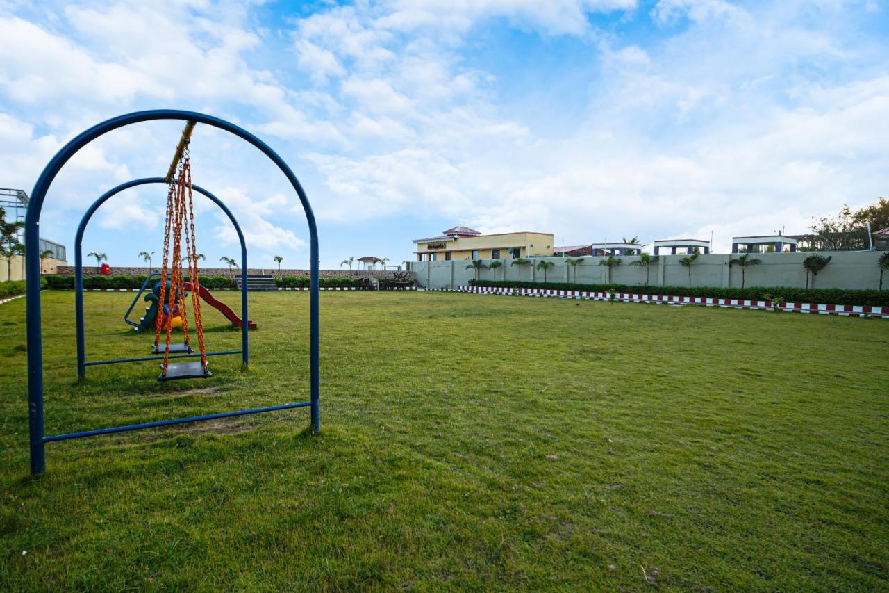 Silver Sand Eco Resort !! Beachfront !! With Biggest Pool And Huge Open Area !! Ideal For Weddings !! Couple Friendly !! Mandarmani Buitenkant foto
